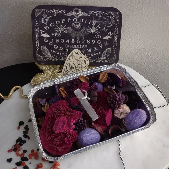 Witchy Snow Fae Potpourri Vanilla Bubblegum Scent with Selenite Blade & Add-ins - Picture 5 of 8